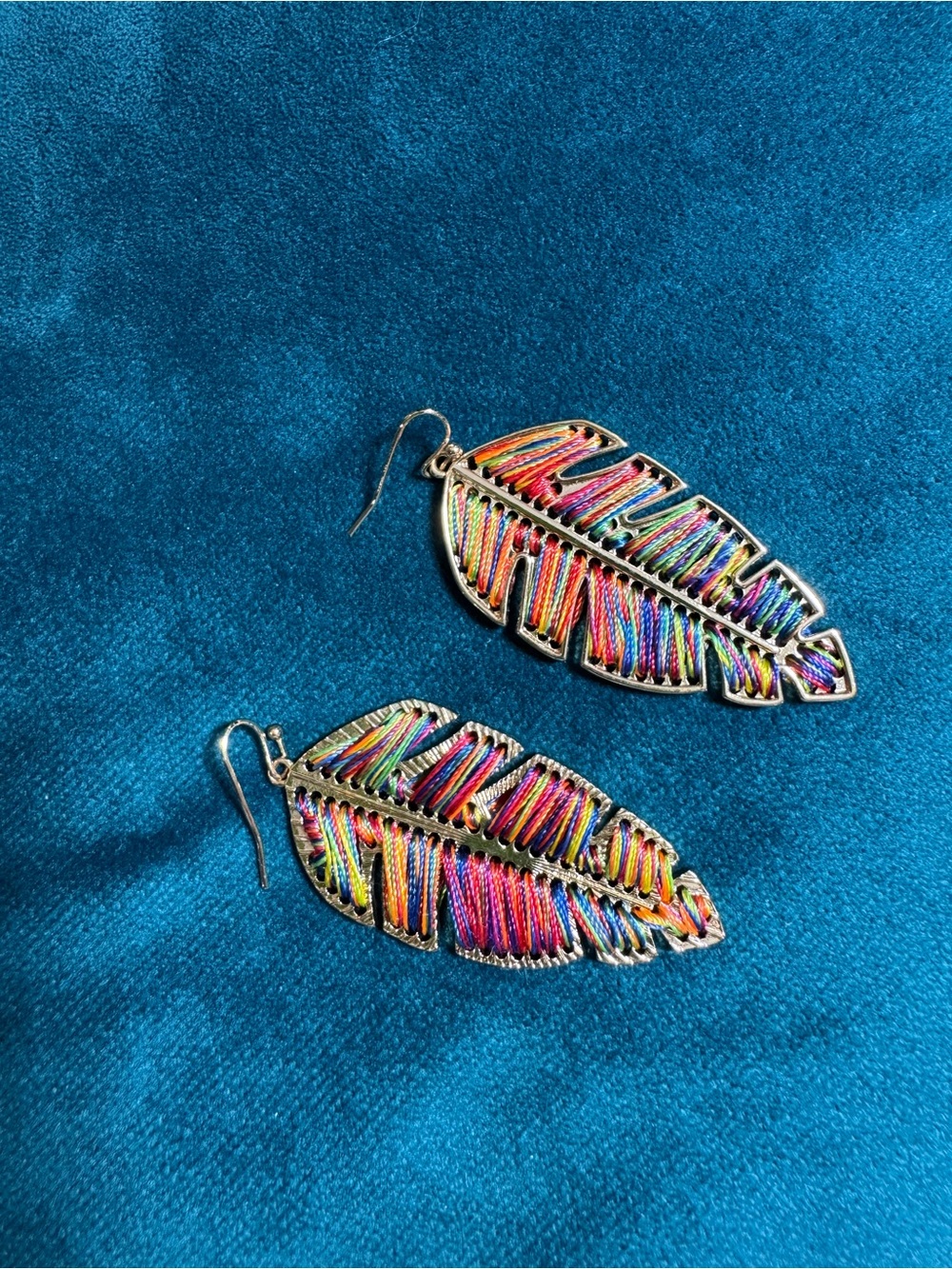 Colorful Rainbow Feather Drop Earrings - Multicolor